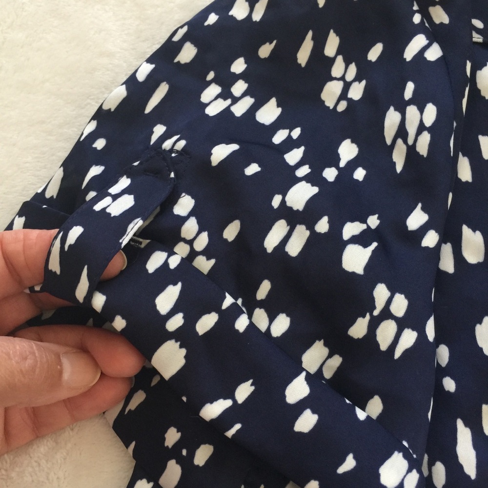 Flowy Polka-dot Button. - Picture 6 of 6